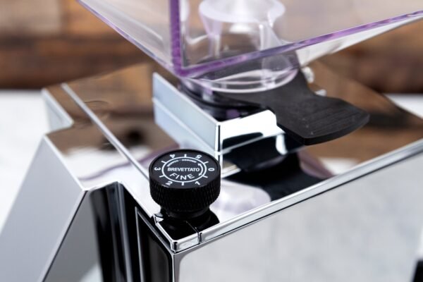 Eureka Mignon Silenzio Espresso Grinder in Chrome - Image 11