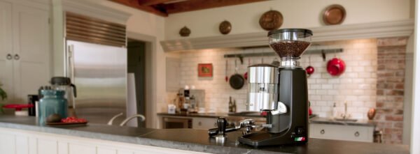 Quamar M80 Dosing Espresso Grinder with Timer in Black - Image 3